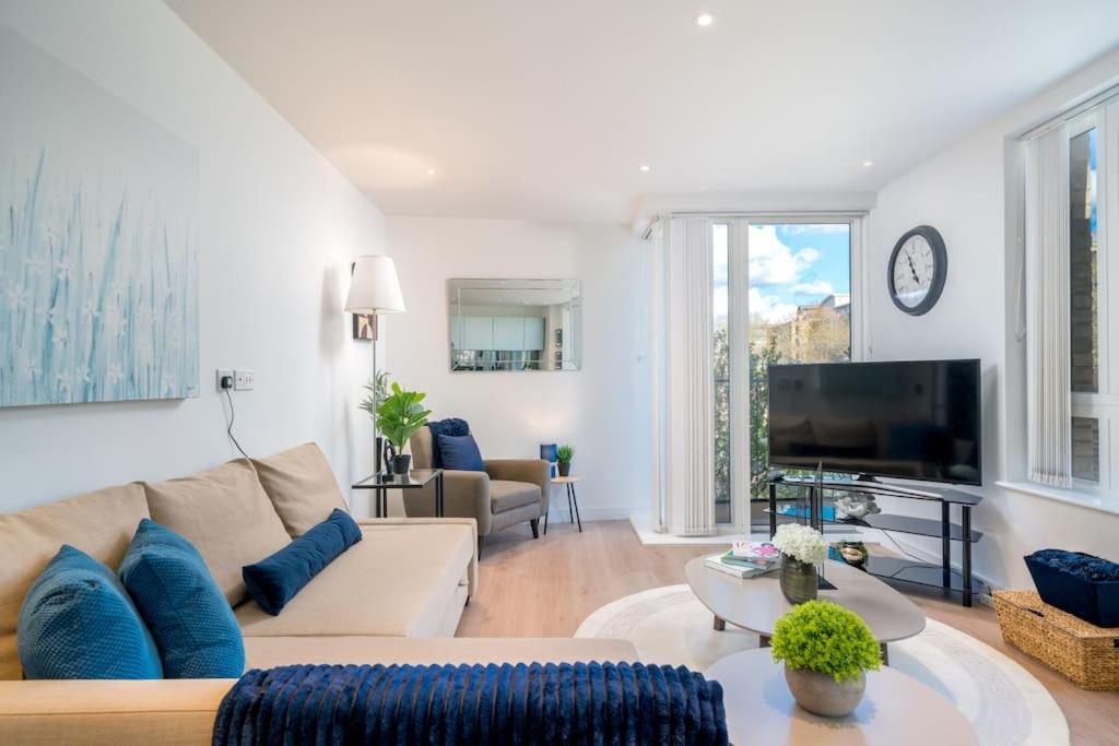 Luxury Kew Bridge Balcony Free Parking Apartament Londra