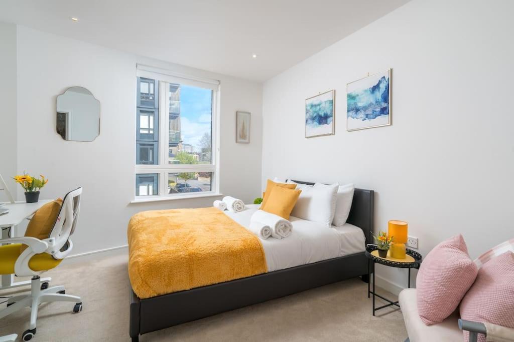 Luxury Kew Bridge Balcony Free Parking
