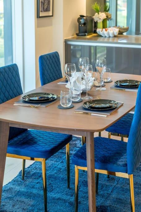 Luxury Kew Bridge Balcony Free Parking *