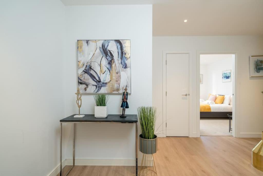 Luxury Kew Bridge Balcony Free Parking *