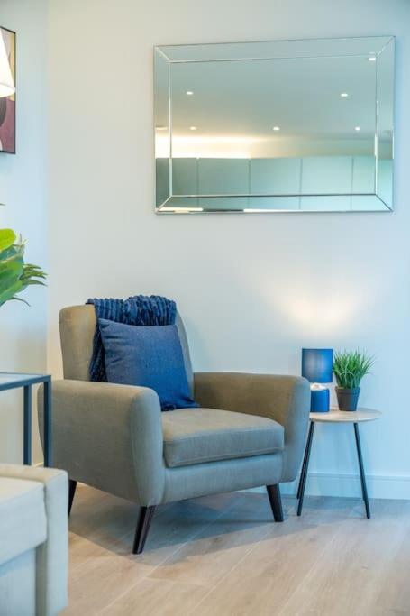 Luxury Kew Bridge Balcony Free Parking *