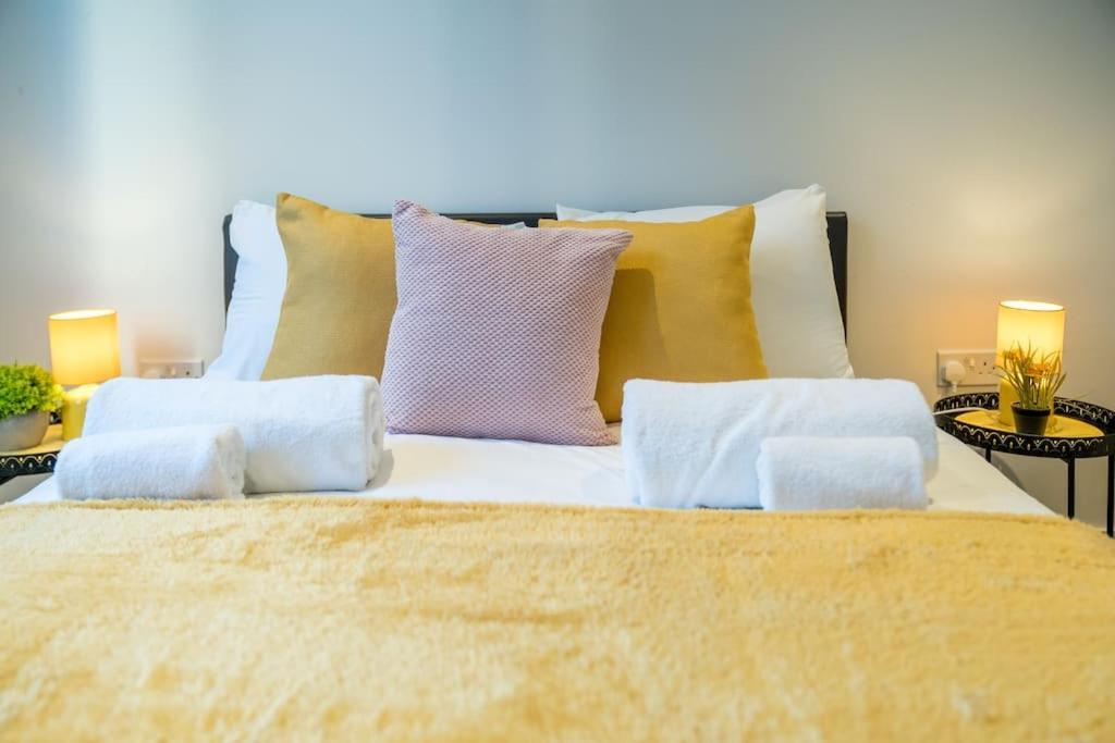 Luxury Kew Bridge Balcony Free Parking