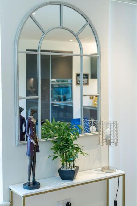 Luxury Kew Bridge Balcony Free Parking Appartamento