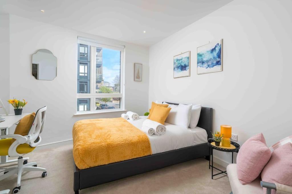Appartamento Luxury Kew Bridge Balcony Free Parking Londra
